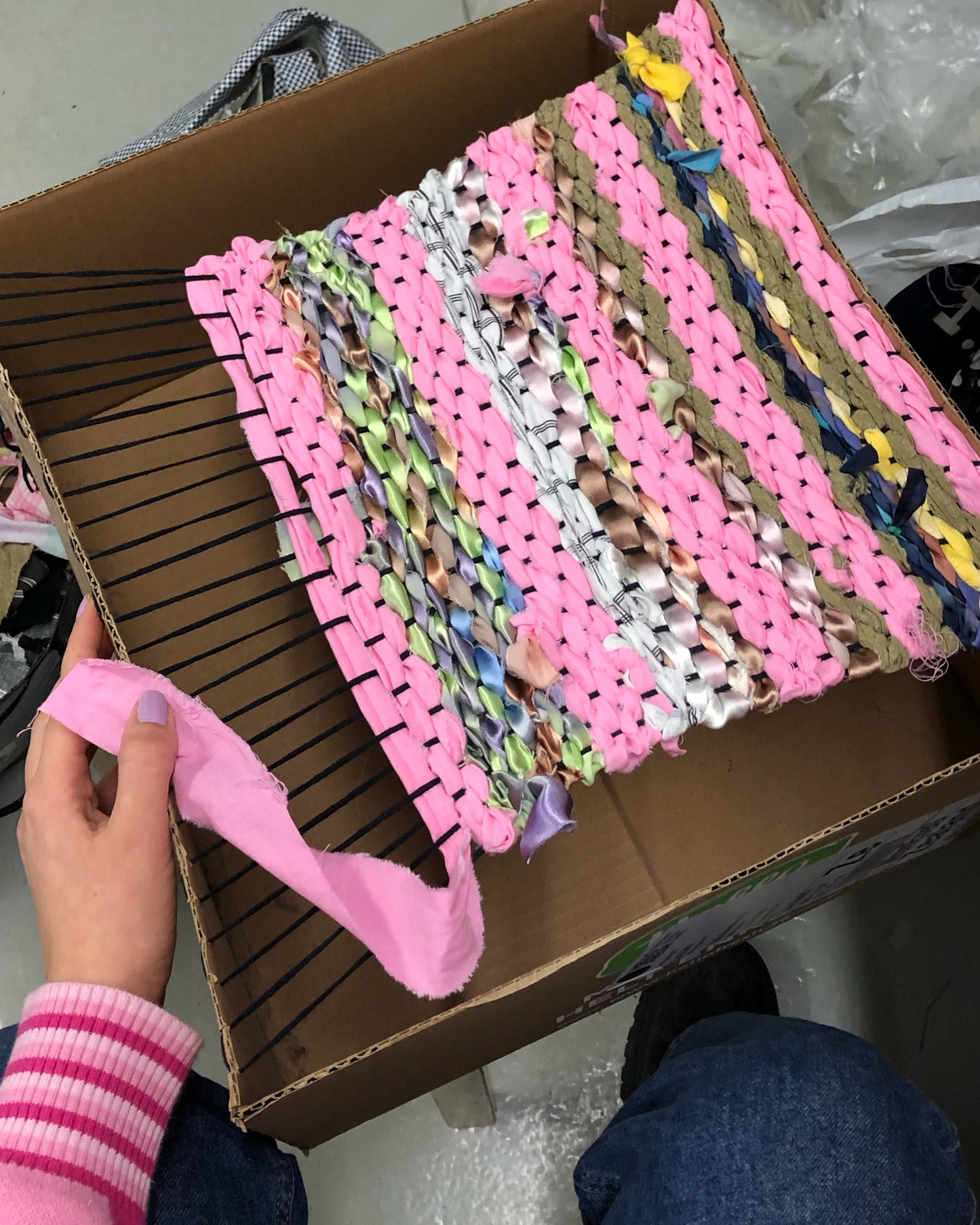 Papkasse Vævning Guide // Cardboard Box Weaving Guide