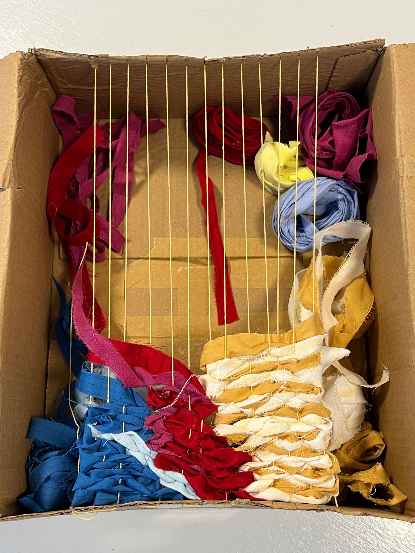 Papkasse Vævning Guide // Cardboard Box Weaving Guide